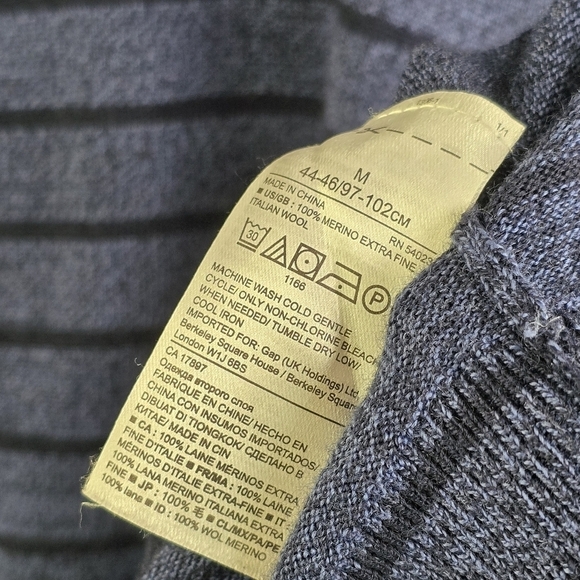 Banana Republic Sweater Men Medium Blue Merino Wool Striped V Neck Navy Baruffa - Picture 8 of 11